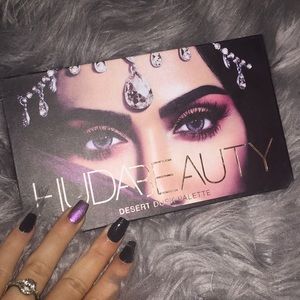 HUDA BEAUTY Desert Dusk Palette